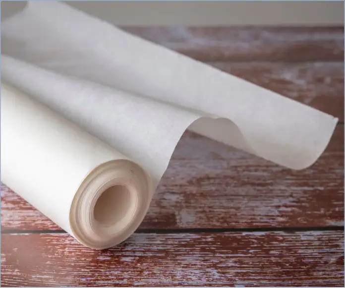 A baking paper roll