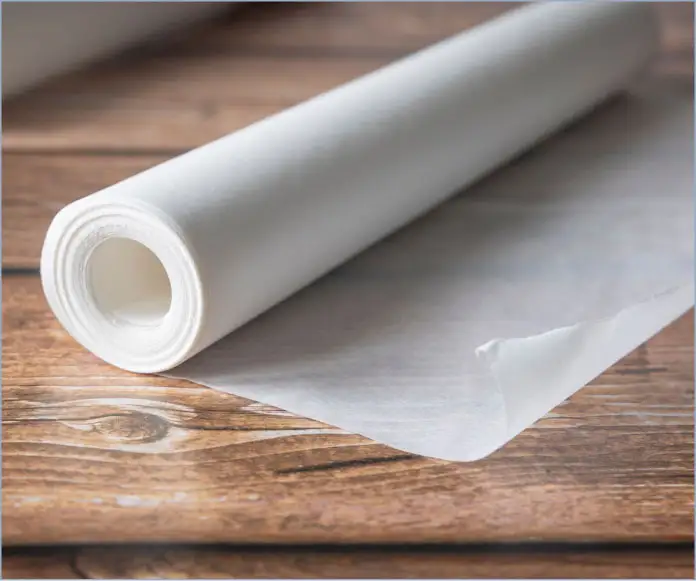 A baking paper roll
