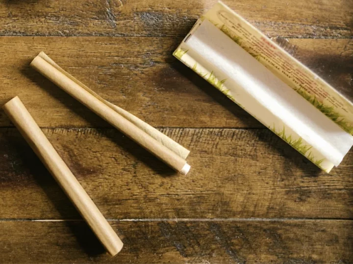 A rolling paper kit over a table.